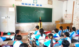 Thiều trầm trọng giáo viên tiếng Anh tiểu học