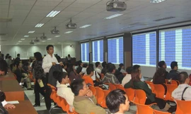 Chứng khoán ngày 10-8