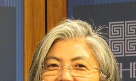 Nữ Ngoại trưởng đầu tiên của Hàn Quốc là ai?