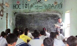 Lớp học của ‘người thầy không bằng cấp’