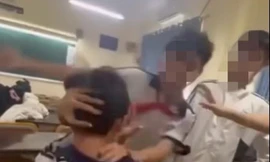 TPHCM: Nam sinh đánh bạn tới tấp trong lớp học 