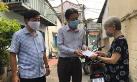 TPHCM chi hỗ trợ người lao động tự do mất việc làm do COVID-19. Ảnh minh họa.