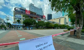 TPHCM đồng loạt đóng cửa công viên, vườn hoa