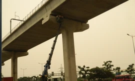 Thay gối cao su cho tuyến metro Bến Thành - Suối Tiên vừa bị rơi thế nào?