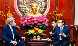 Bí thư TPHCM tiếp Đặc phái viên Tổng thống Hoa Kỳ John Kerry