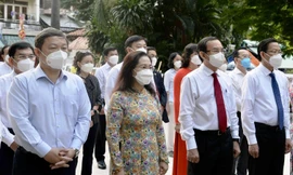 Bí thư TPHCM dự lễ hạ nêu và khai ấn tại lăng Đức Tả quân Lê Văn Duyệt