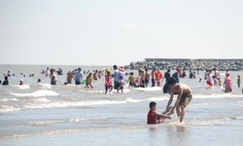 TPHCM cảnh báo thời tiết nguy hiểm trên biển 