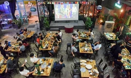 TPHCM cho thí điểm kinh doanh ăn uống đến 22 giờ