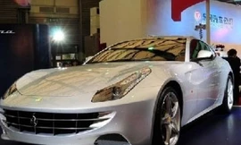 Siêu xe Ferrari FF có giá gần triệu đô