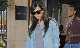 Cô Kim lần đầu xuất hiện cùng chồng sau khi sinh