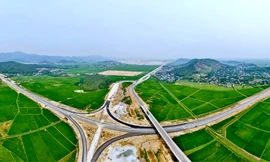 Dốc tổng lực thi công cao tốc Diễn Châu - Bãi Vọt về đích trước ngày 30/4