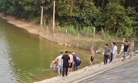 Cứu bạn bị ngã xuống đập nước, hai nữ sinh tử vong