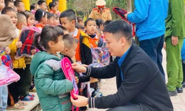 Đông ấm vùng cao, Tết sớm về bản