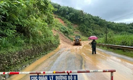 Quốc lộ, tỉnh lộ nào ở Nghệ An đang bị cấm lưu thông do mưa lũ?