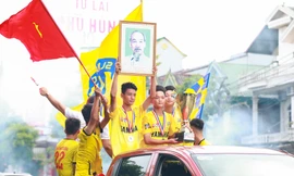 U13 SLNA được trao thưởng gần nửa tỷ đồng cho chức vô địch toàn quốc