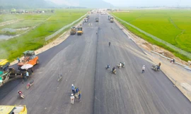 Dốc toàn lực thi công cao tốc Diễn Châu - Bãi Vọt thông xe trước 30/4