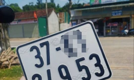 Cô gái ở Nghệ An suýt khóc khi bấm trúng biển số... '49.53'