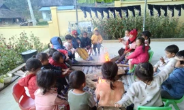 Cuộc sống chật vật của người dân vùng biên Nghệ An giữa sương mù và giá buốt