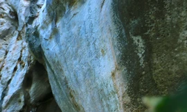 Độc đáo văn bia cổ trên vách núi ghi dấu ấn chiến công Thượng hoàng Trần Minh Tông