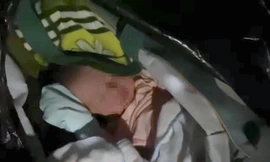 Bé sơ sinh bị bỏ rơi trong túi bóng trước cổng nhà thờ