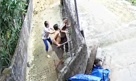 Mâu thuẫn nhỏ trong cuộc rượu, anh cầm dao đâm em họ tử vong