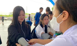 Khám, phát thuốc miễn phí cho hơn 1.000 thanh niên công nhân