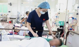 Người đàn ông nguy kịch vì nhiều ngày liền 'uống rượu thay cơm'