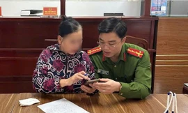 Suýt chuyển 100 triệu cho người đàn ông tự xưng công an