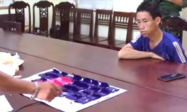 Bắt đối tượng người nước ngoài vận chuyển ma túy xuyên quốc gia