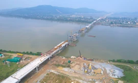 Hình hài cây cầu nghìn tỷ dài nhất tuyến cao tốc đoạn Diễn Châu - Bãi Vọt