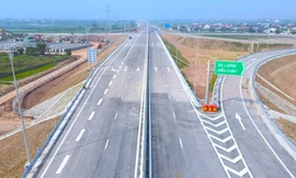 Toàn cảnh 30 km cao tốc Diễn Châu - Bãi Vọt trước ngày thông xe