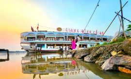 Đi thuyền trên sông nghe ca trù, ví giặm