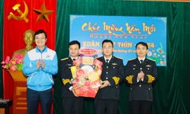 Thắm tình 'Xuân biên giới - Tết biển đảo' tại Nghệ An