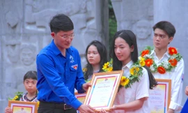 Tuyên dương 102 học sinh tiêu biểu trong học tập và rèn luyện