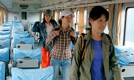 Vé tàu, xe đồng loạt tăng giá