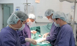 Những kiểu 'tự sướng' rợn người khiến bác sĩ toát mồ hôi