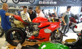 Người khỏe mạnh vẫn không được chạy motor phân khối lớn