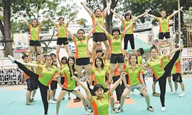 Nhảy cổ động hút bạn trẻ