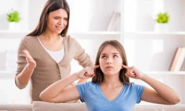 Làm gì khi thấy con 'tự sướng' ở tuổi dậy thì?