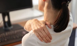 Đau cổ vai gáy - bệnh nghề nghiệp của dân văn phòng