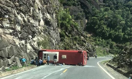 Lật xe đèo Khánh Lê, 17 cán bộ hưu trí công an Yên Bái thương vong