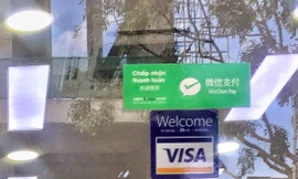 Khách Trung Quốc vô tư thanh toán 'chui' tại Nha Trang 