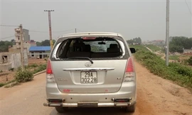 Ít nhất ba người bị thương trong vụ nổ súng giữa đêm