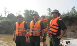 Tìm thấy chiếc Inova bị lũ cuốn trôi