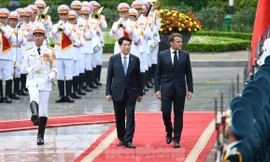 Chủ tịch nước Lương Cường chủ trì lễ đón Tổng thống Pháp Emmanuel Macron 