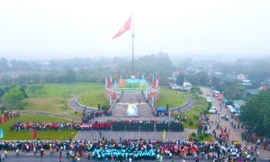 Lễ Thượng cờ Tổ quốc bên Đôi bờ Hiền Lương - Bến Hải