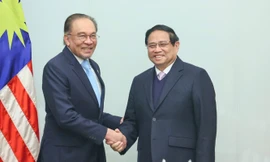 Thủ tướng Phạm Minh Chính và Thủ tướng Malaysia Anwar Ibrahim sáng 26/2. (Ảnh: Như Ý)