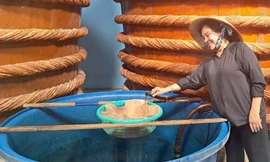 Một cơ sở sản xuất nước mắm truyền thống ở Phú Quốc