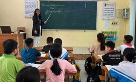 Giáo viên công lập có được điều hành hoạt động dạy thêm ngoài nhà trường?