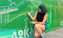 Tiền Phong Marathon không chỉ là cuộc đua trên đường chạy, mà còn là ngày hội của các runner (ảnh P.H)